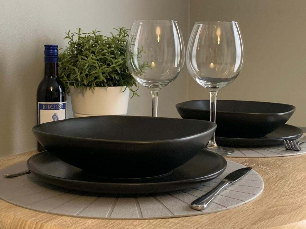 Modern Cosy Warm Home With Free Parking チェルムスフォード エクステリア 写真