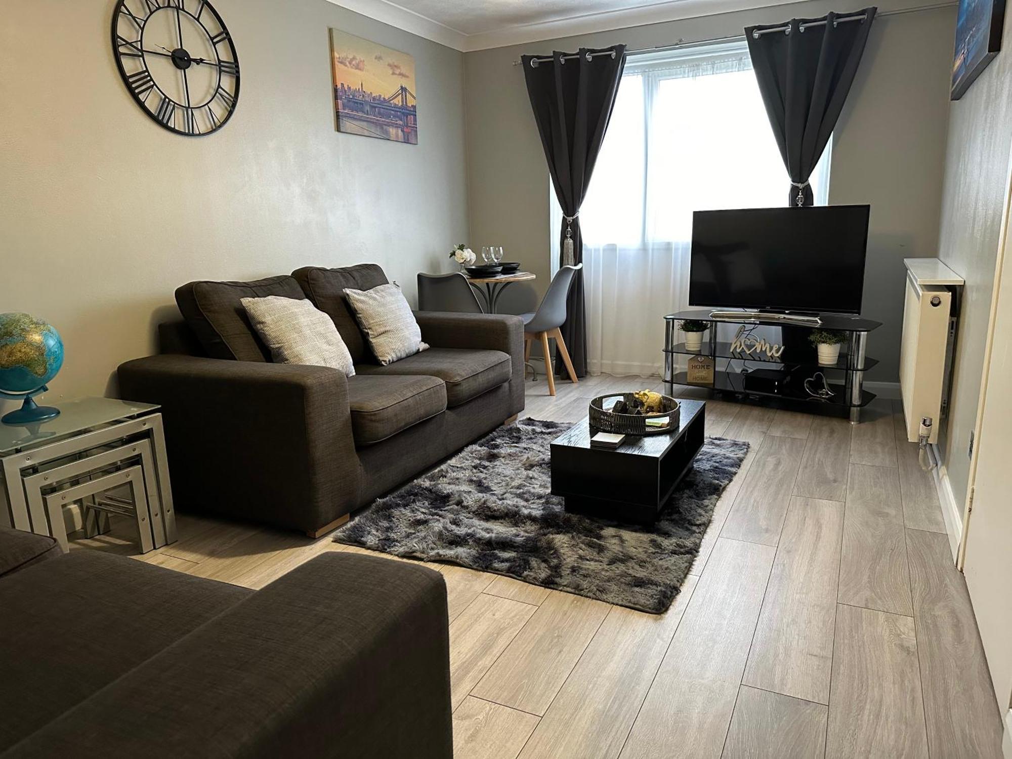 Modern Cosy Warm Home With Free Parking チェルムスフォード エクステリア 写真