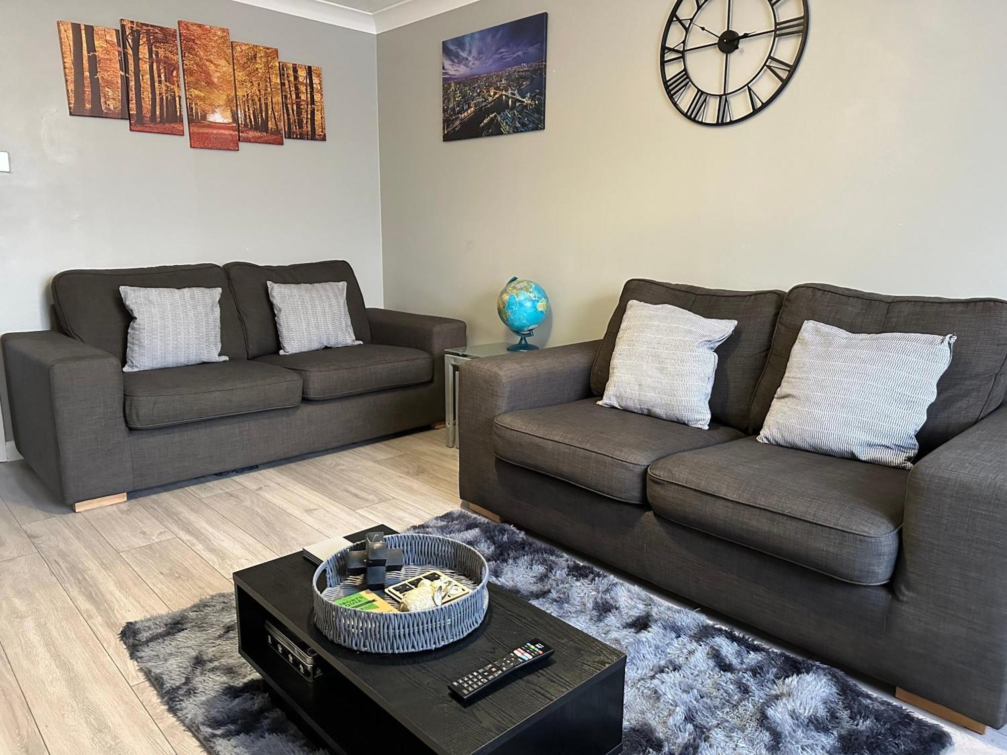Modern Cosy Warm Home With Free Parking チェルムスフォード エクステリア 写真